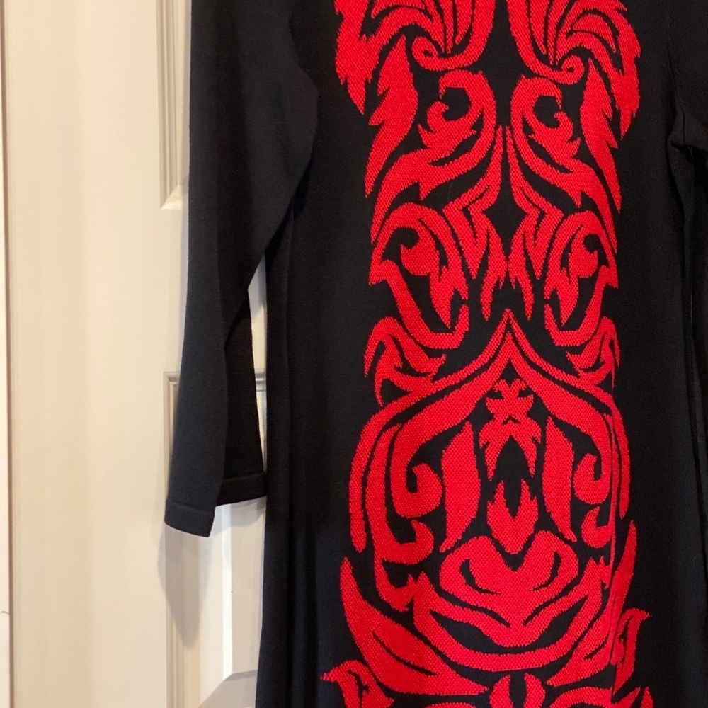 (M, L) Nine West Black with Red Abstract Detail Sweater Dress - Picture 8 of 11
